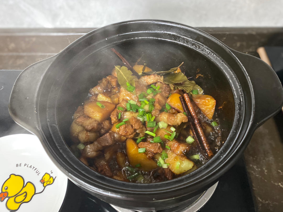 入口即化、肥而不腻，不加一滴水的红烧五花肉