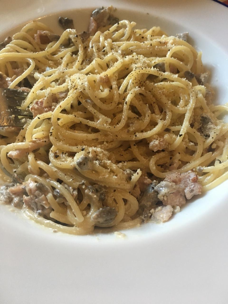 白蘑菇奶油培根意面
