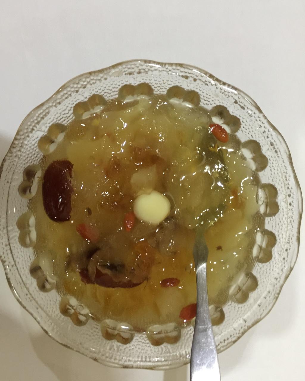 红枣枸杞银耳羹