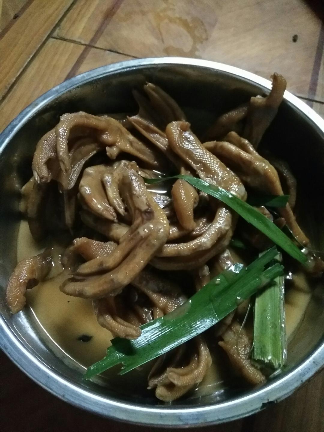 香卤鸭掌（好吃得不得了）