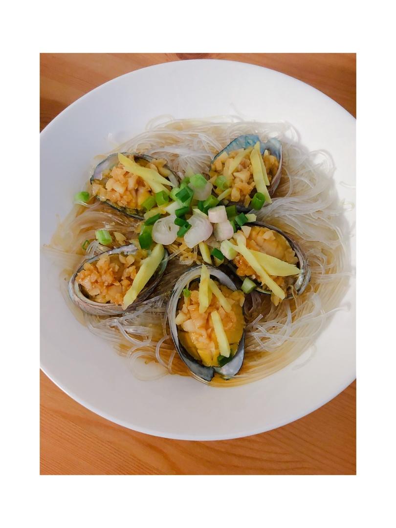 蒜蓉粉丝蒸鲍鱼