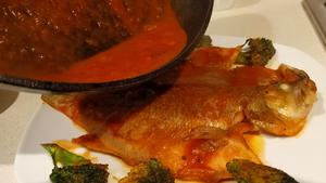 时鲜茄汁煎焗海鲈鱼的做法 步骤10