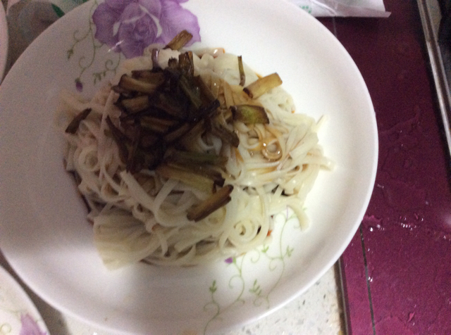 葱油拌面Spring Onion Noodles