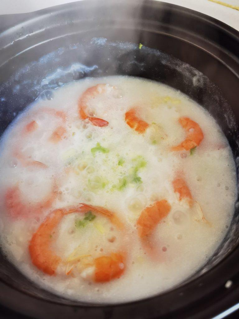鲜虾砂锅粥