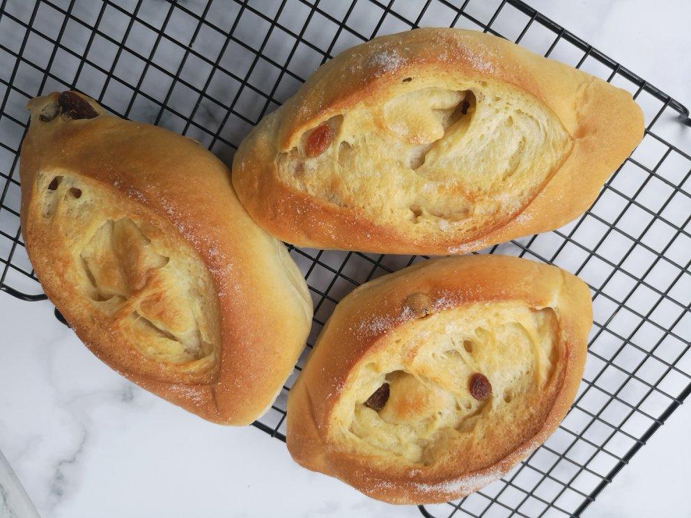 葡萄软欧（仿原麦山丘）Milk flavored bread filled with raisins and butter