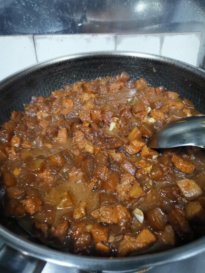 不加一滴水的老北京茄子汆面的做法