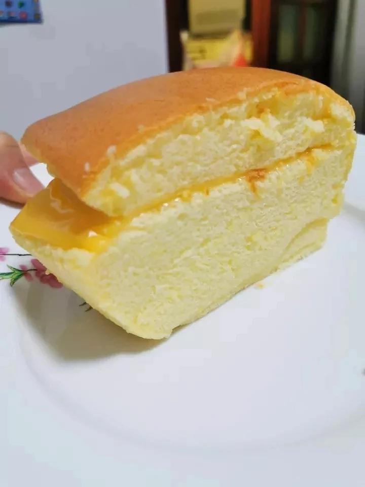 堪比柯基屁股
爆浆芝士🧀古早蛋糕