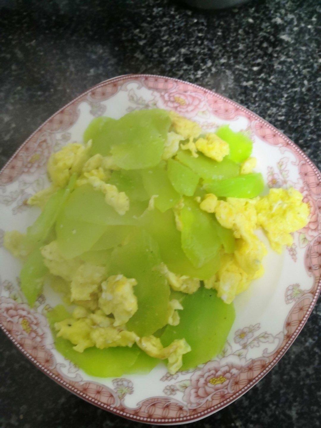 莴笋炒蛋