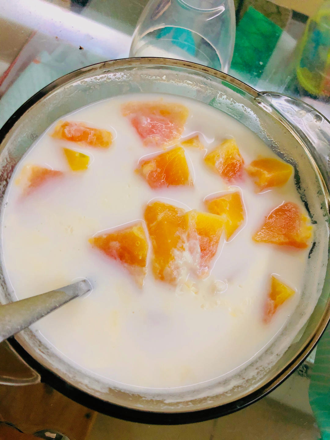 木瓜桃胶炖牛奶