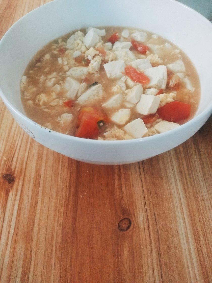 西红柿鸡蛋豆腐汤