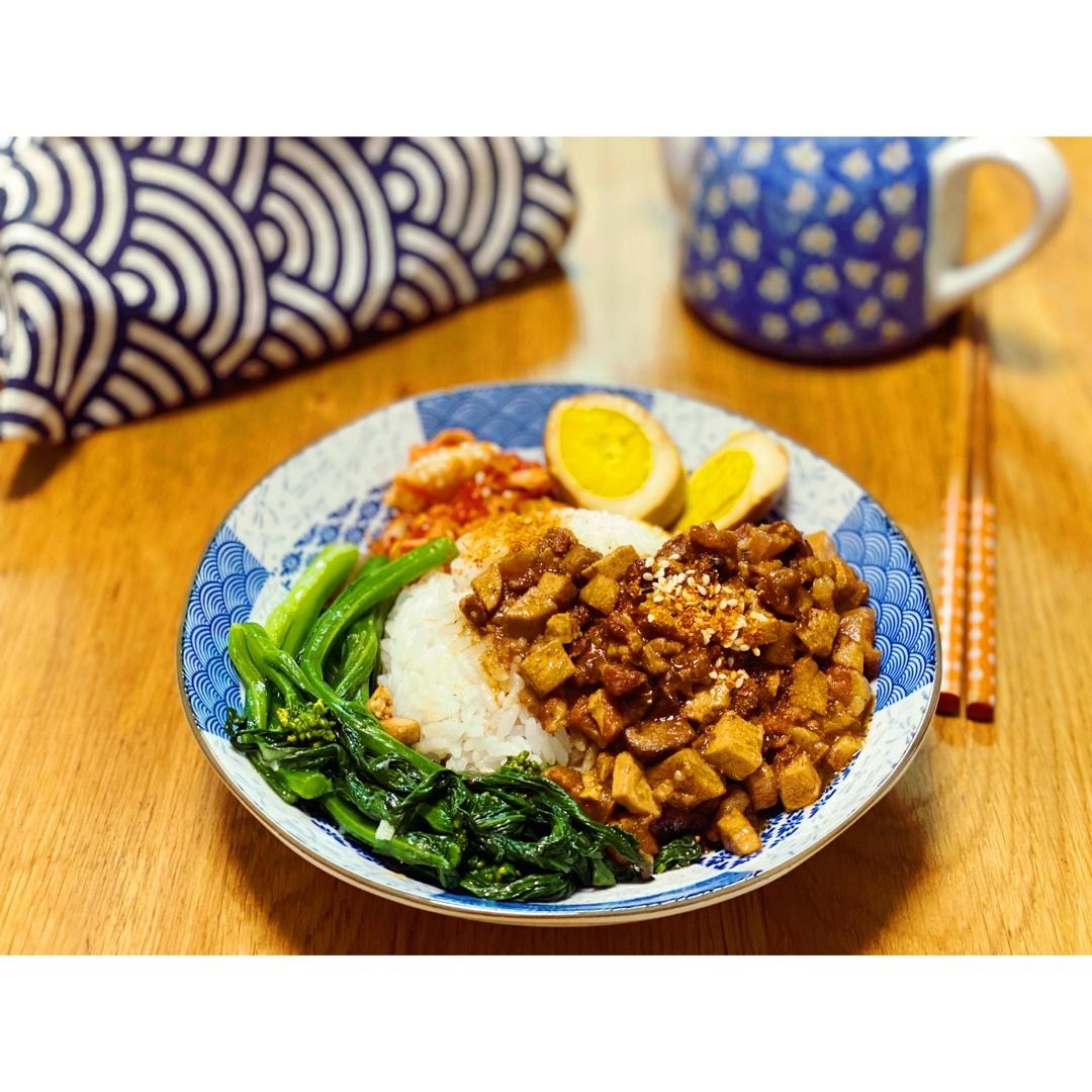 洋葱酥卤肉饭