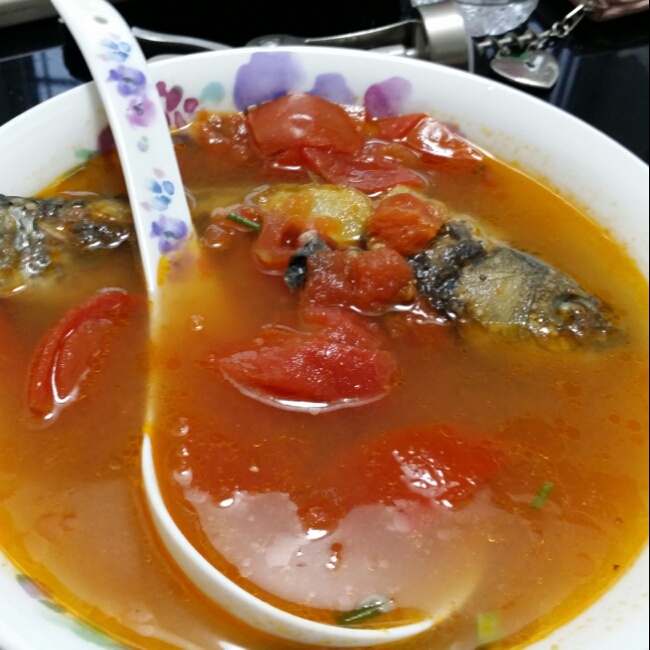 番茄鲫鱼汤