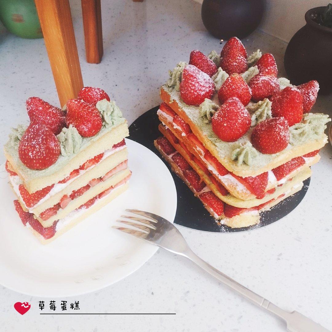 不会抹奶油也可以做的草莓方蛋糕！