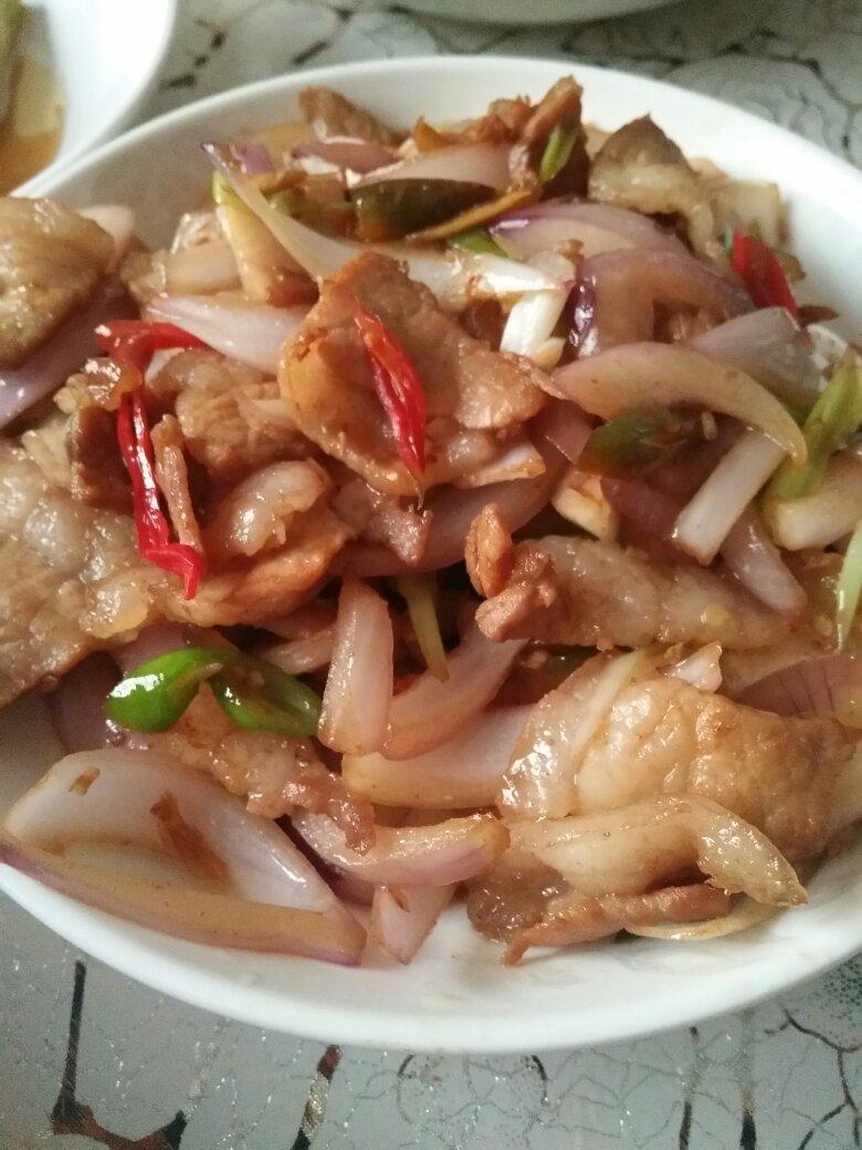 洋葱炒肉