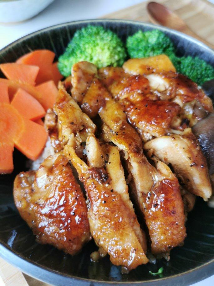 妞妞仔仔多多做的92年味60简单快手照烧鸡腿拌饭超美