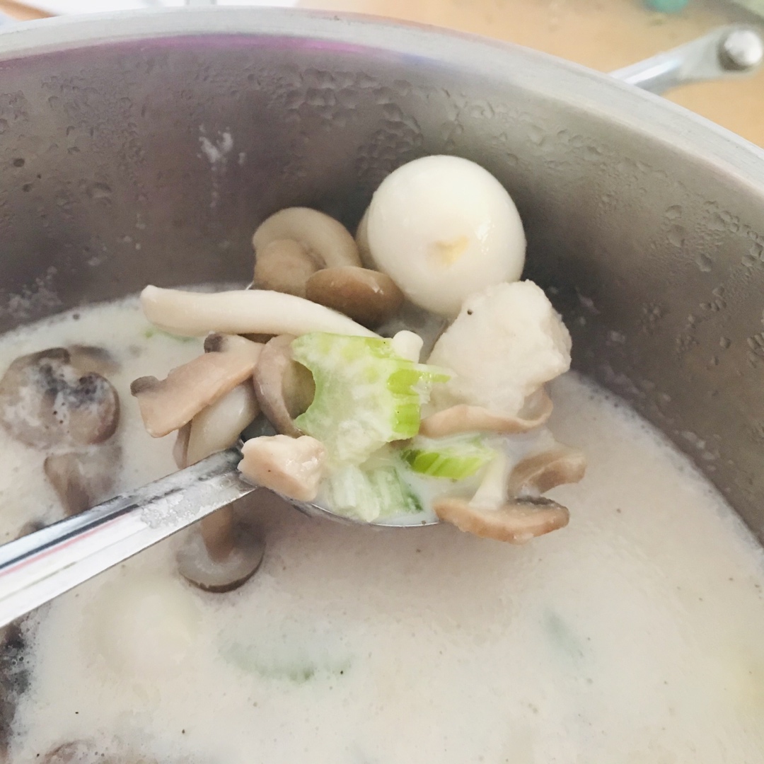 菌菇牛奶巴沙鱼汤