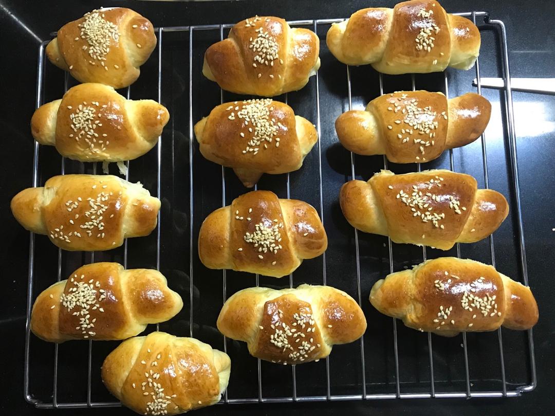 节日里的COMFORT FOOD --- 黄油面包卷