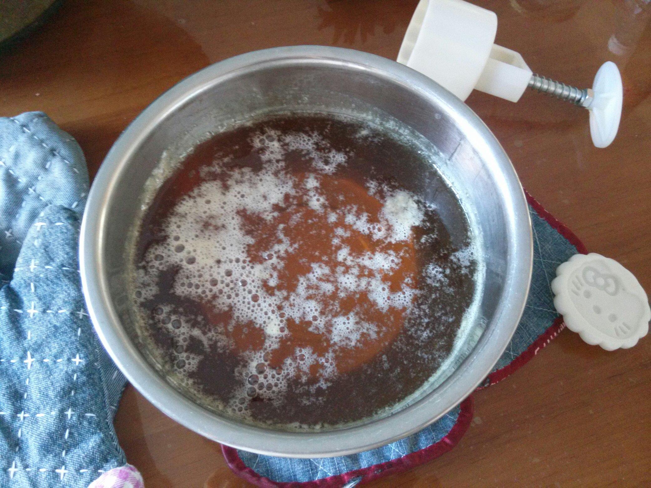不用温度计也能熬出转化糖浆的做法 步骤4