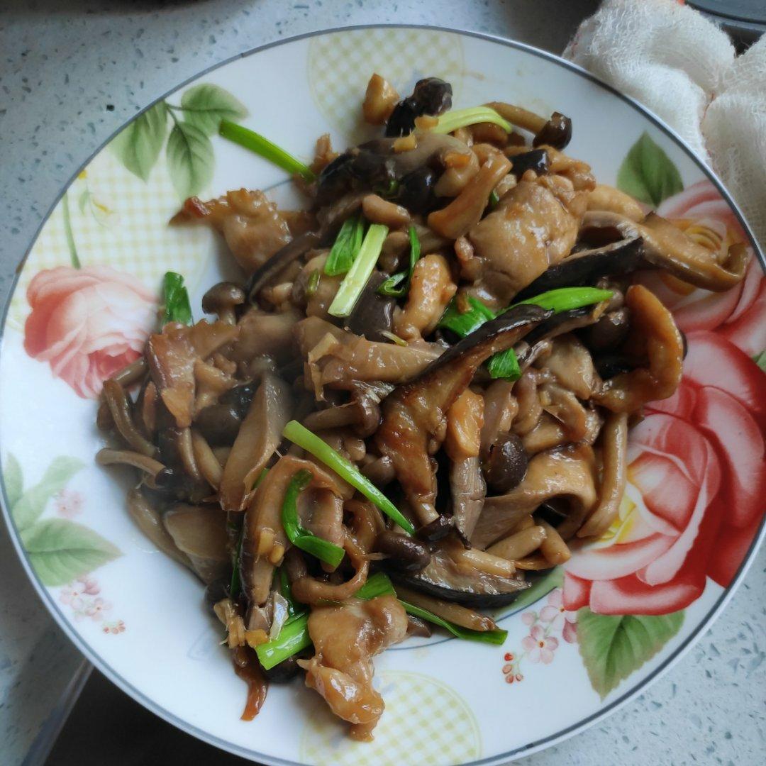 双菇炒肉丝