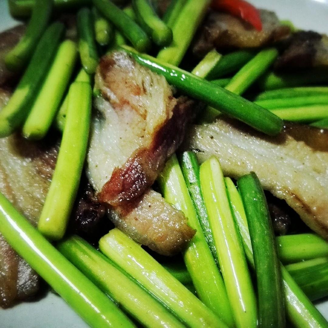 腊肉炒蒜苔