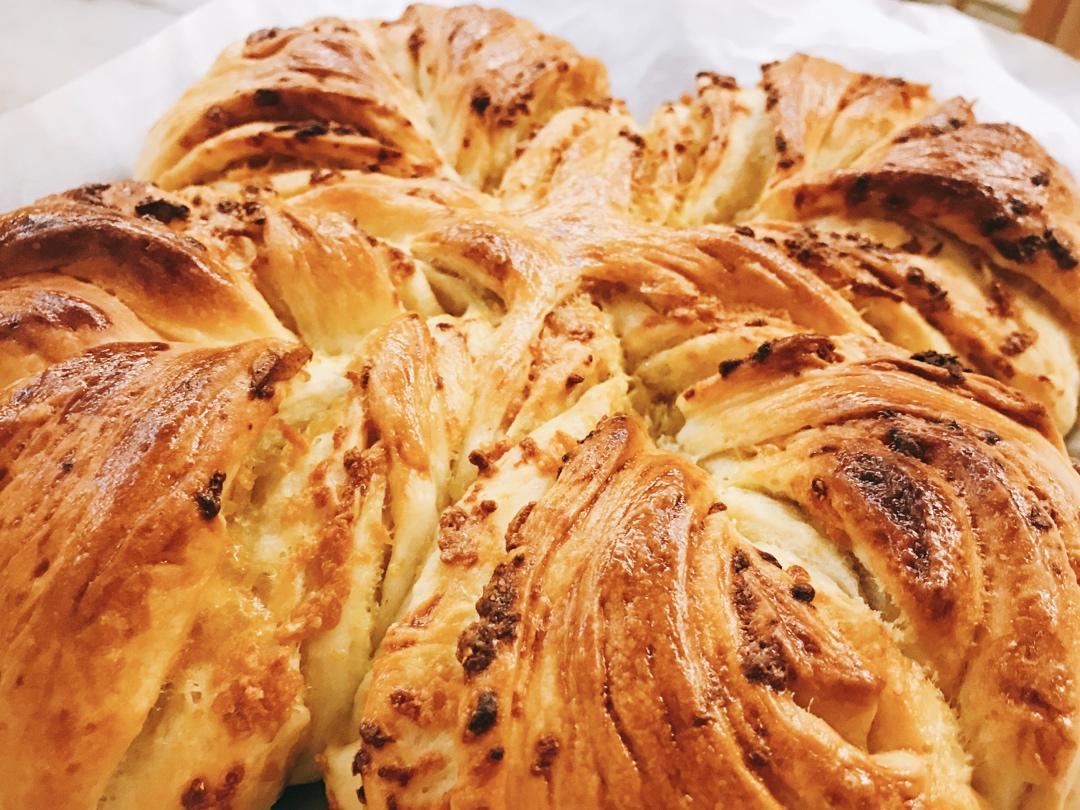 【小高姐】蒜香浓郁 造型优美 不用揉出手膜的面包