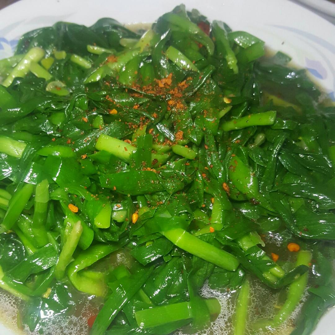 凉拌韭菜