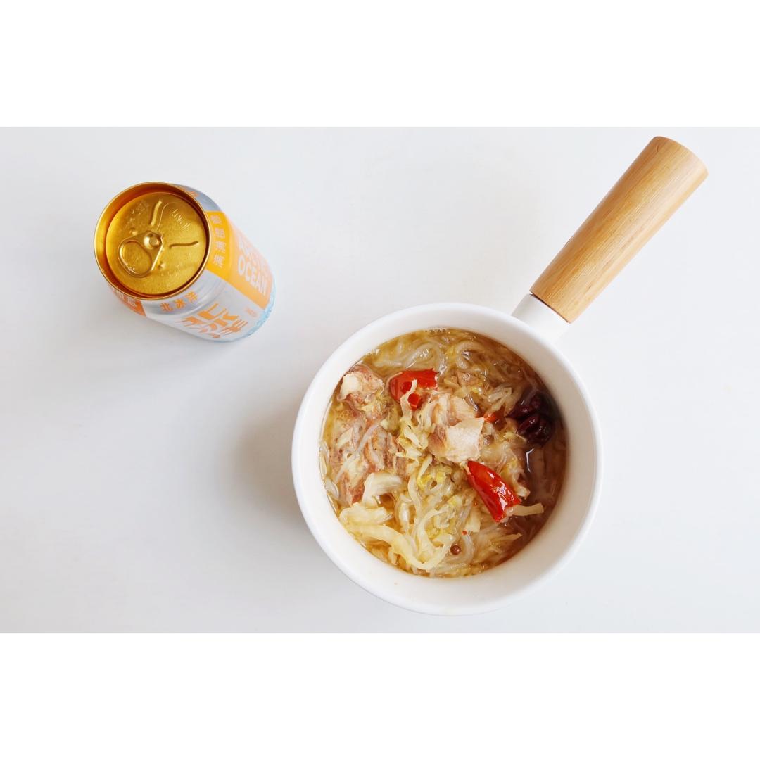 酸菜炖排骨😋地道东北菜