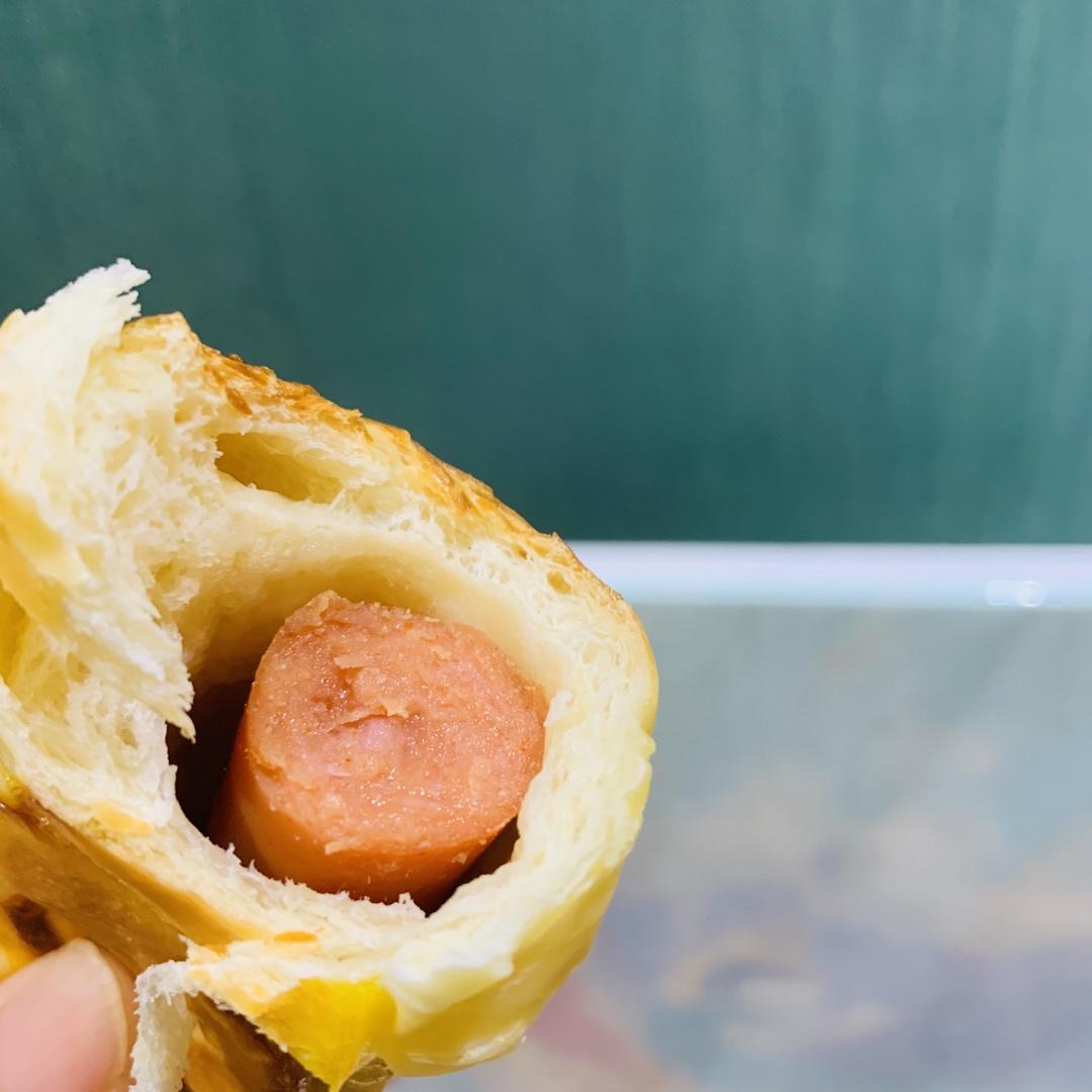 又香又软又拉丝，咬一口奶香十足！超治愈的淡奶油波兰种小餐包