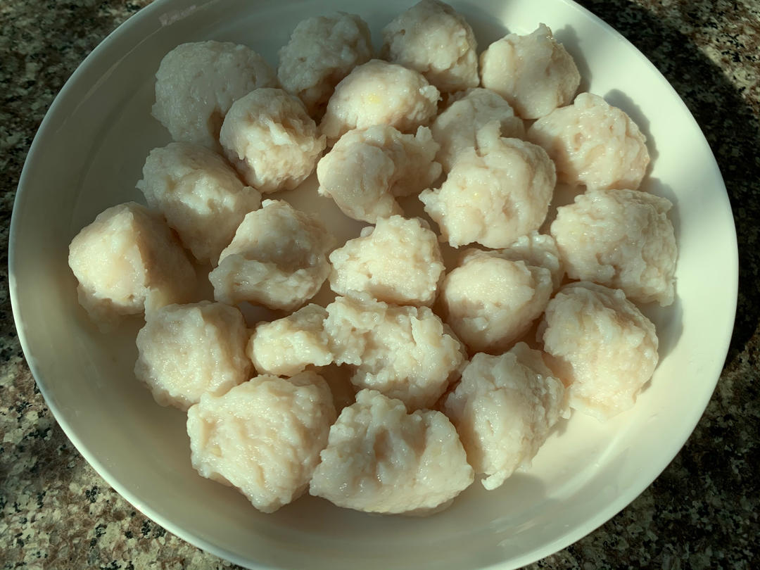 1⃣️自制鱼丸，不包馅，Ｑ弹爽滑，我们大福州的特产！