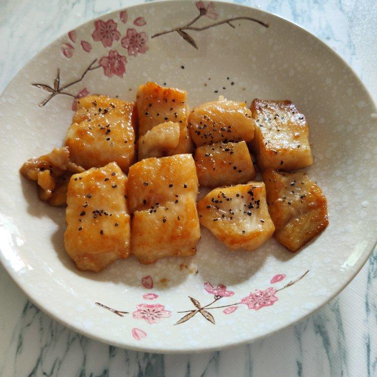 香煎两条快乐巴沙鱼柳