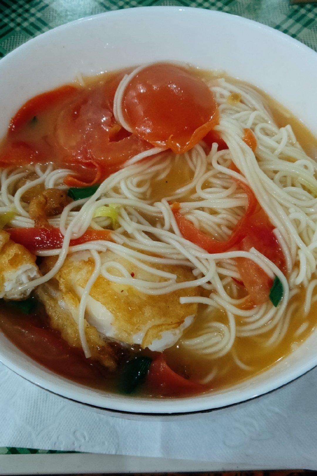 最家常的普通汤面——西红柿鸡蛋龙须面
