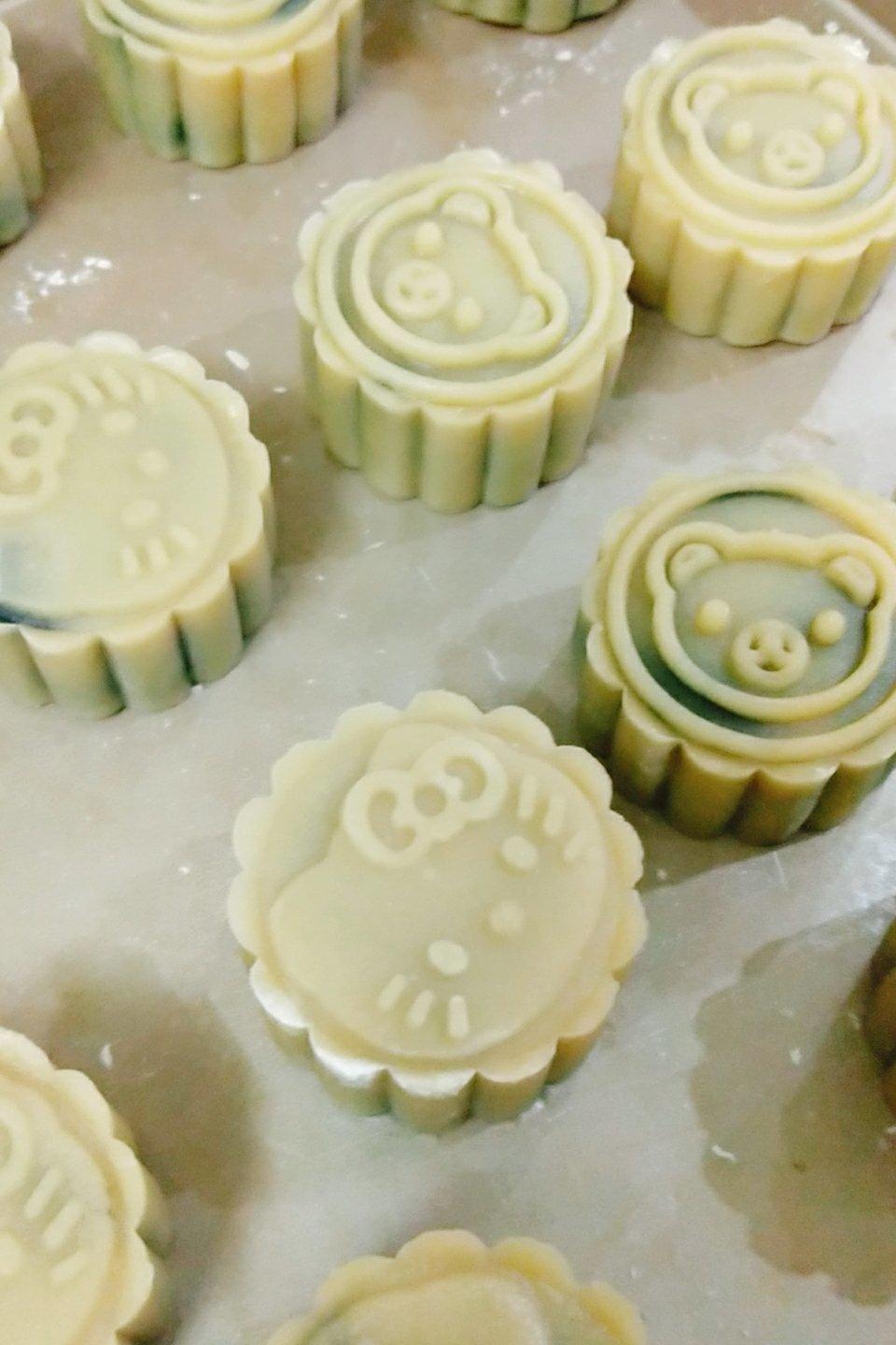 广式月饼—蛋黄莲蓉月饼