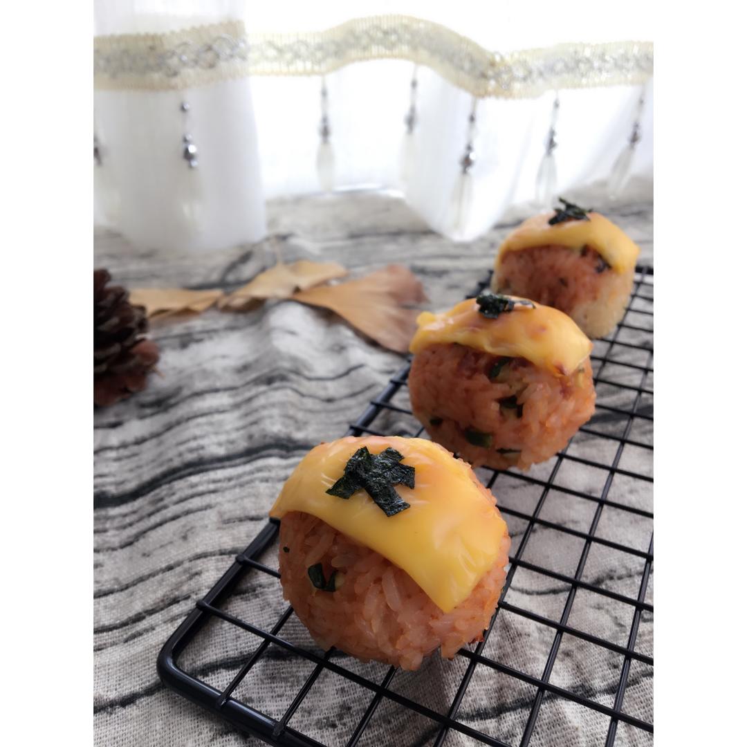 奶酪片烤饭团。