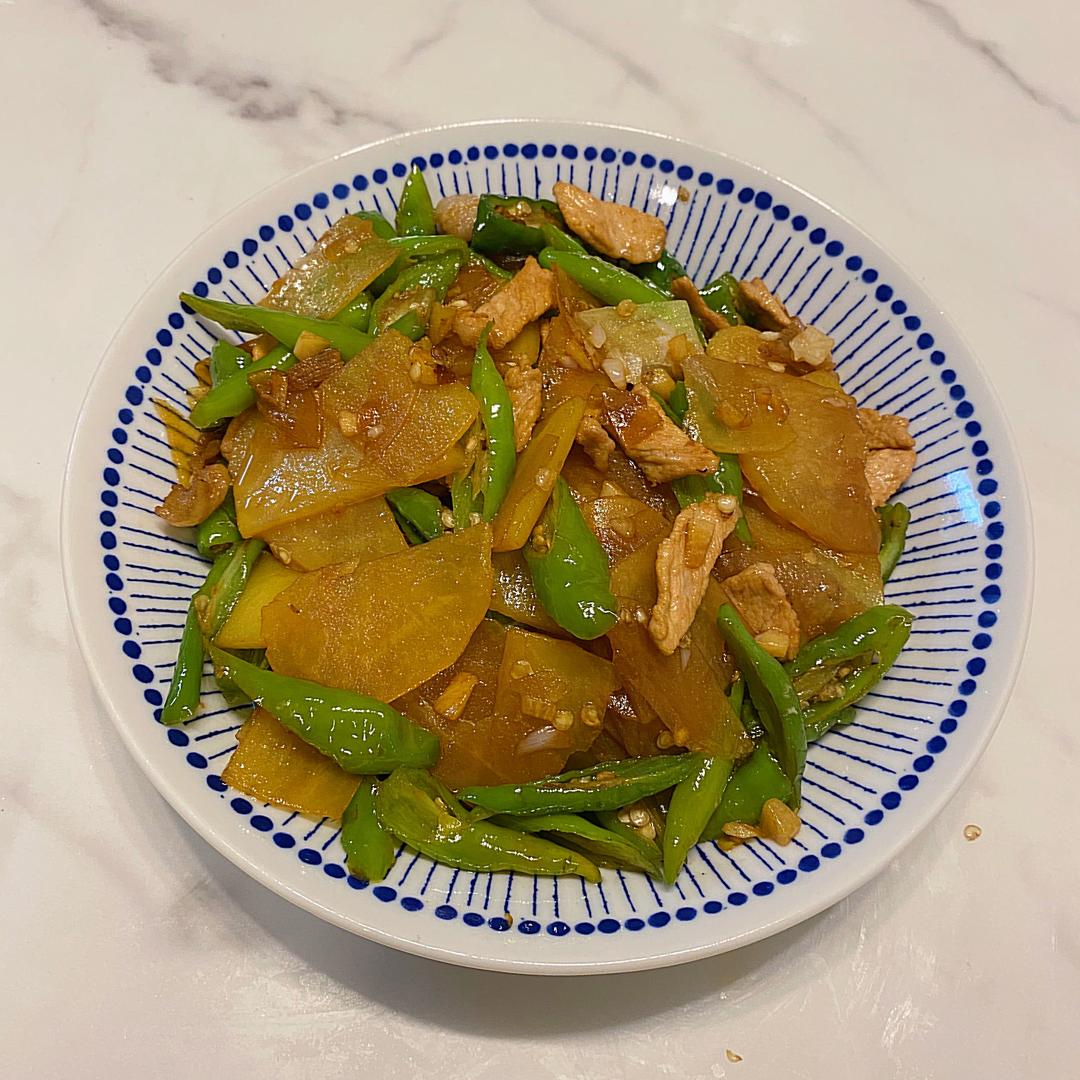 土豆片炒猪肉的做法