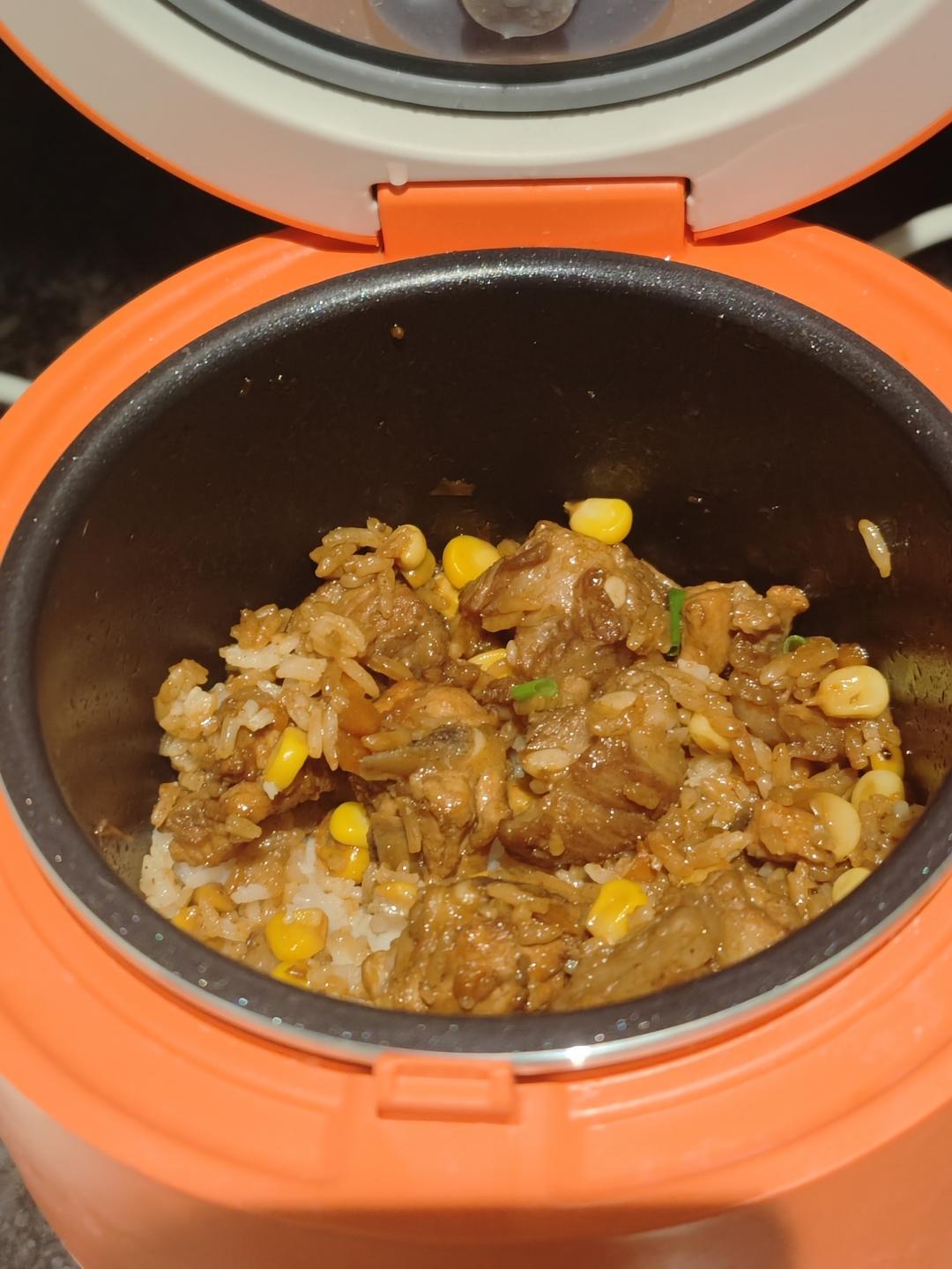 【排骨焖饭】