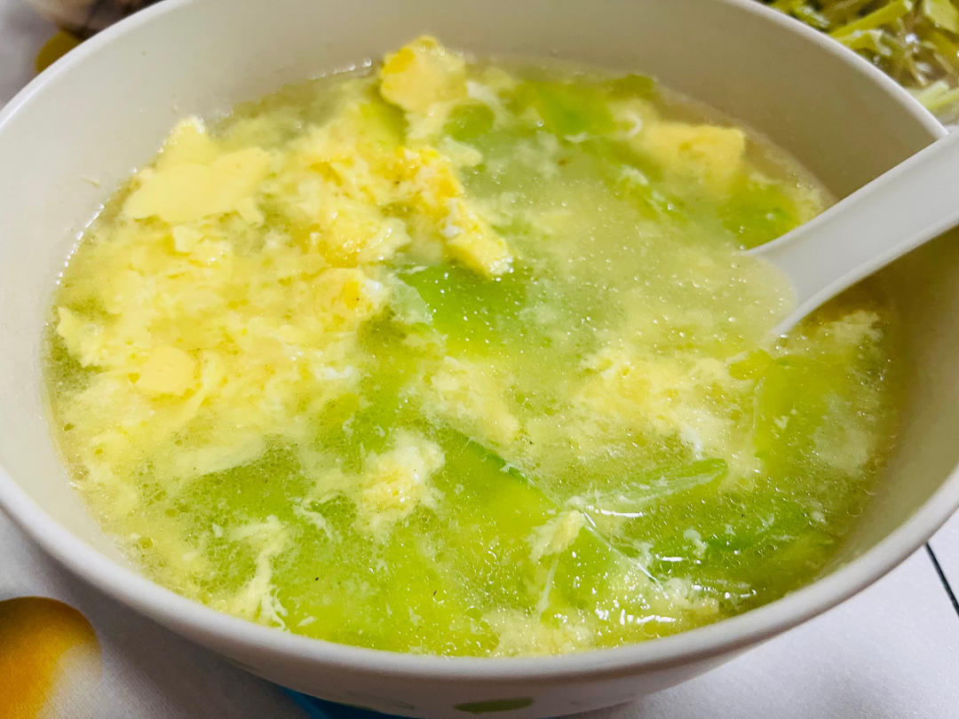 超鲜嫩好喝五分钟搞定黄瓜鸡蛋汤