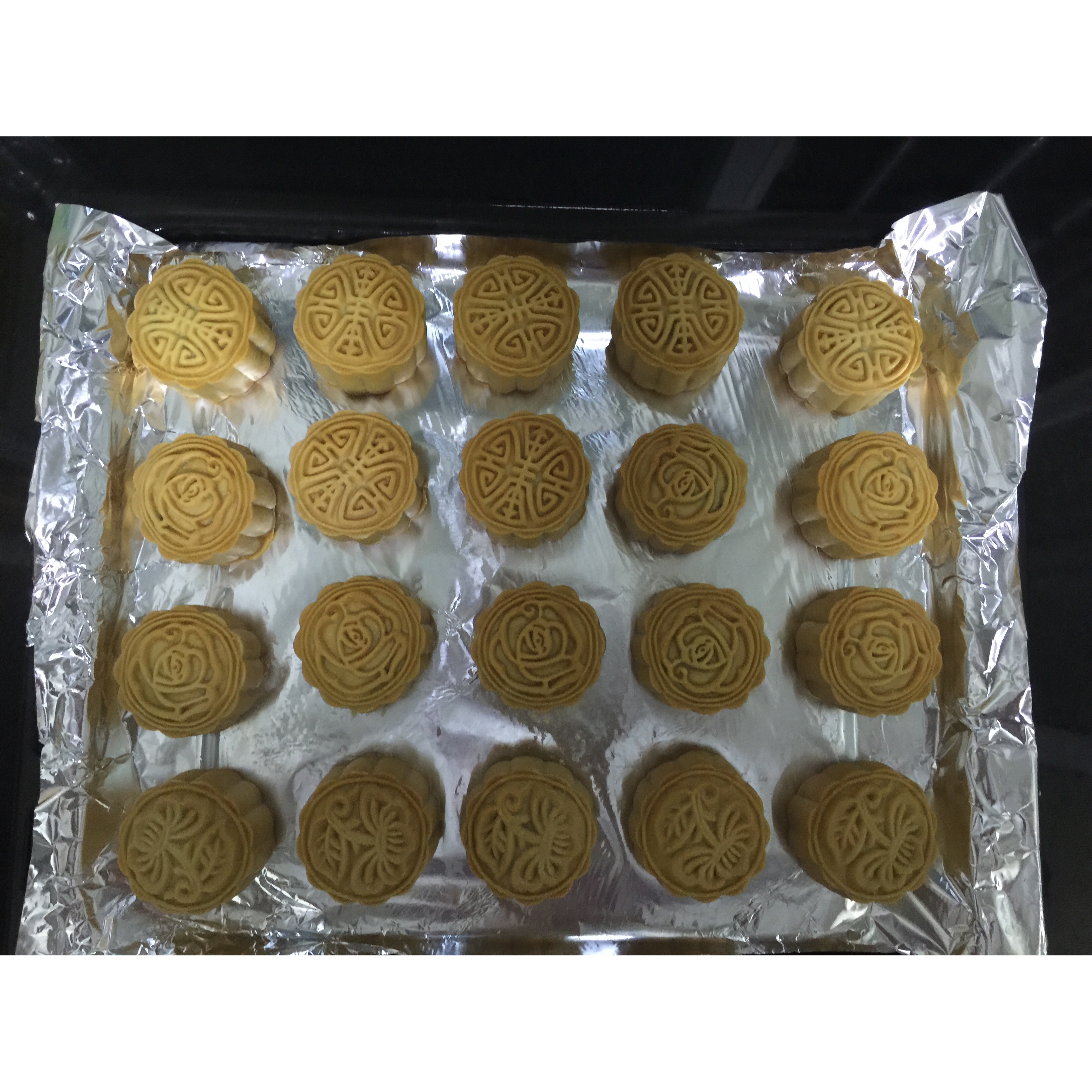 广式月饼—蛋黄莲蓉月饼