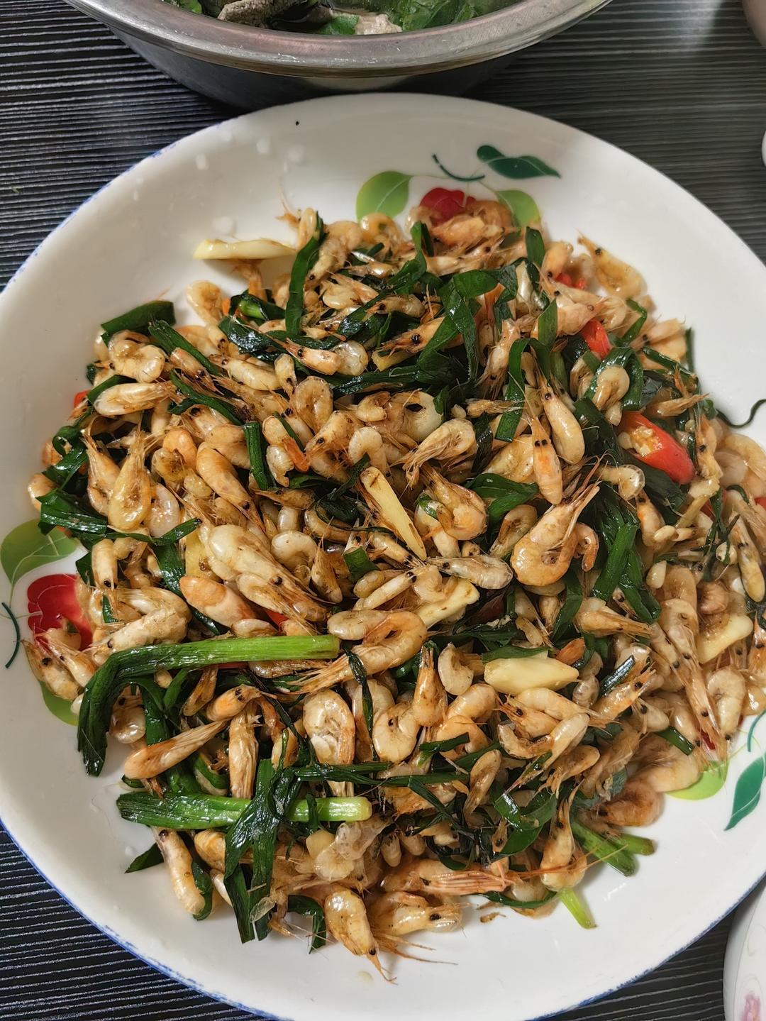 韭菜炒河虾，鲜美极了！一定要试一次