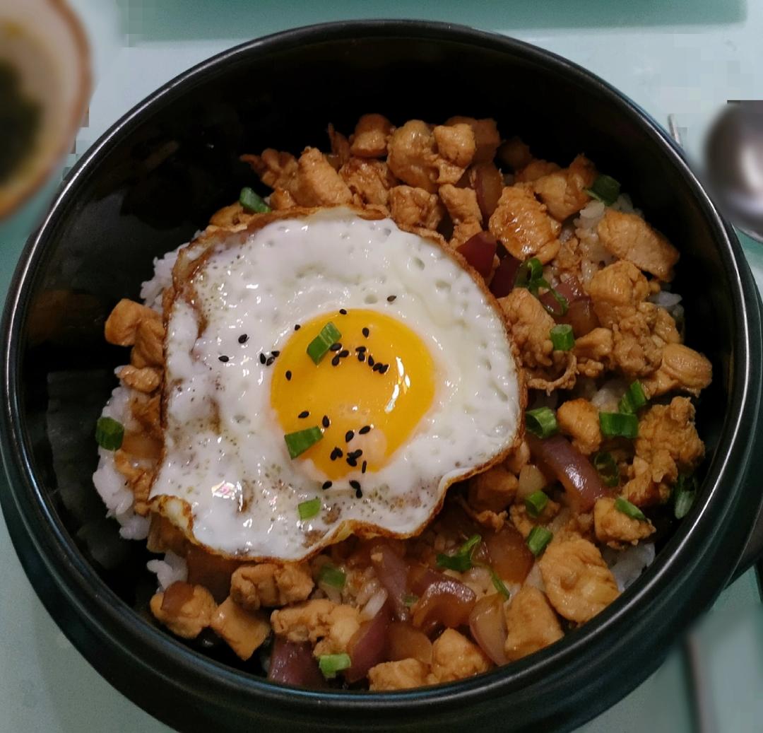 自制日式碎鸡饭❗️10元钱能做一大碗❗️