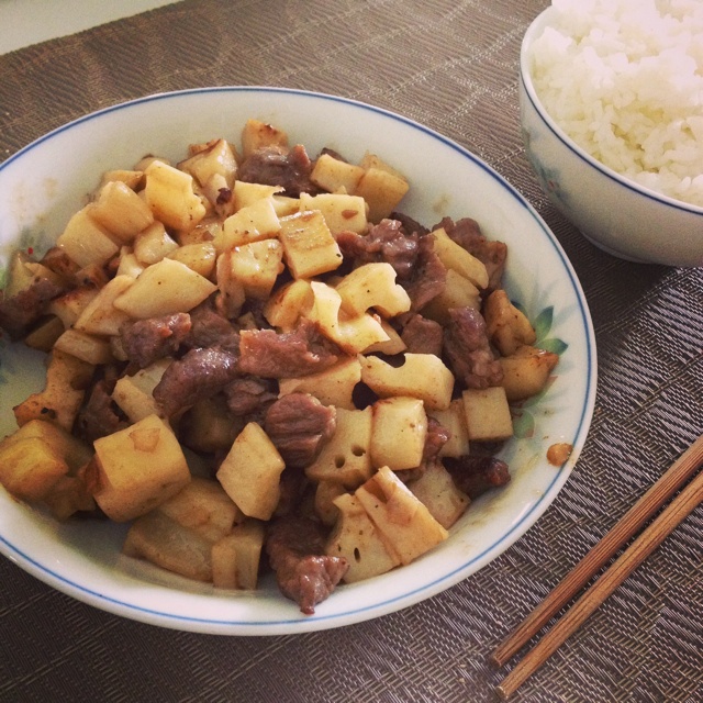 黑椒藕丁炒牛肉