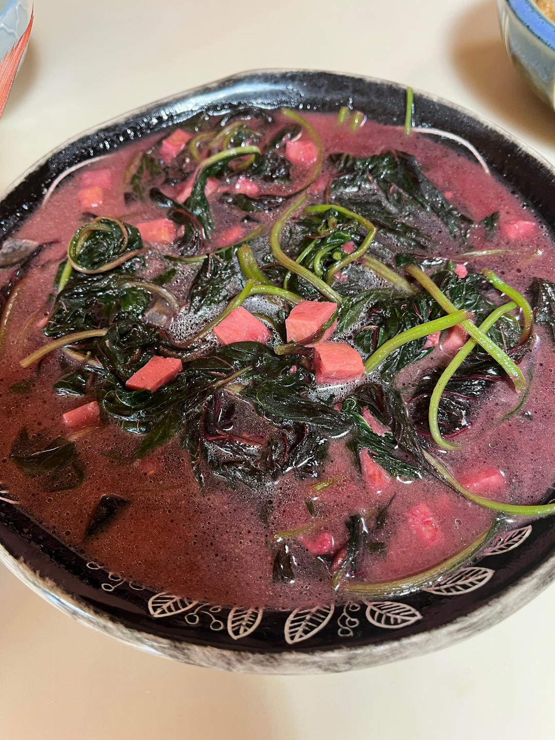 超好吃超简单的客家菜——红苋菜皮蛋煲