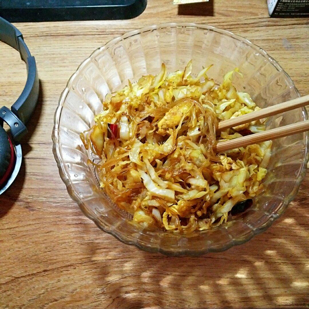 包菜粉丝炒鸡蛋