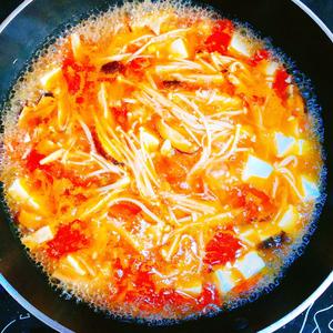 哺乳期减脂番茄金针菇豆腐汤的做法 步骤6