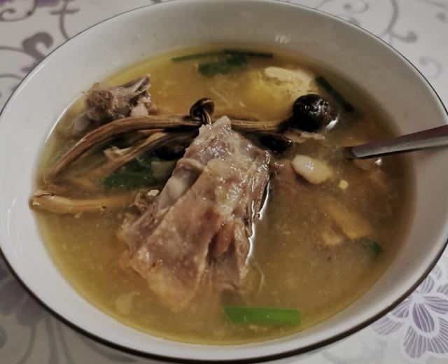 茶树菇炖老鸭汤的做法
