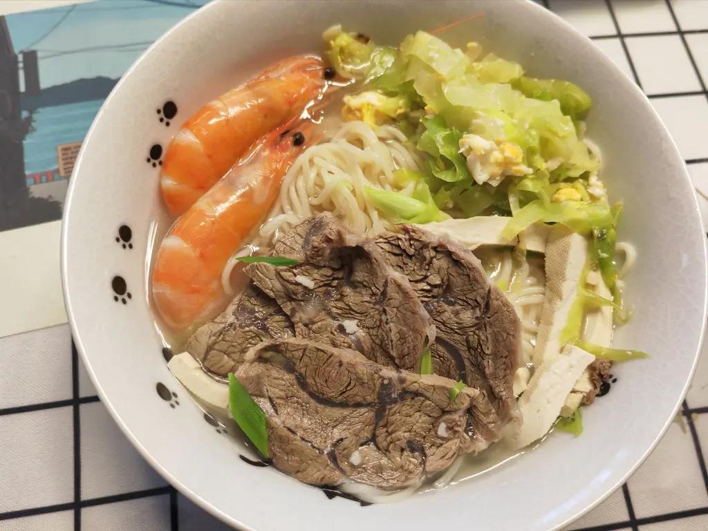 白菜鲜虾面条