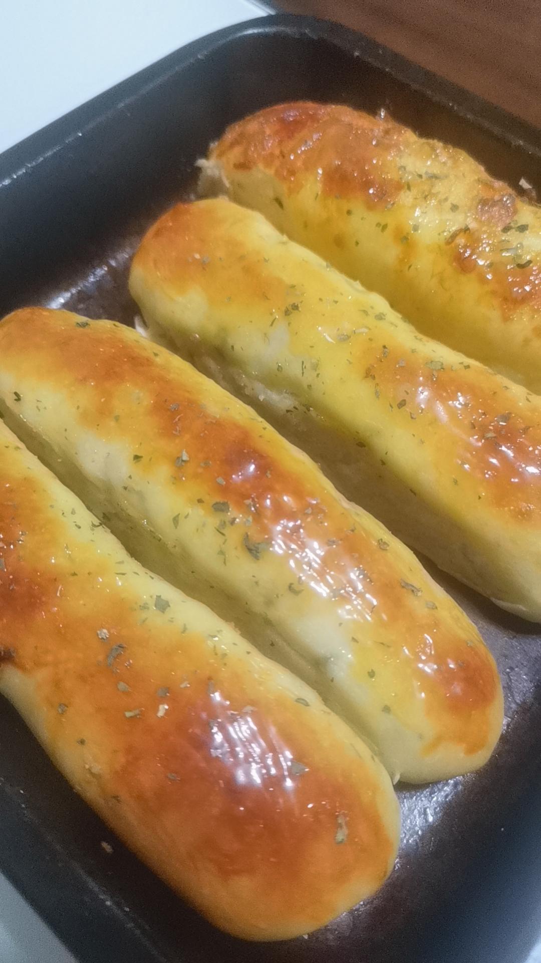 吃10年也不过时 黄金芝士条面包 松软咸香 在家轻松做 出炉被秒光