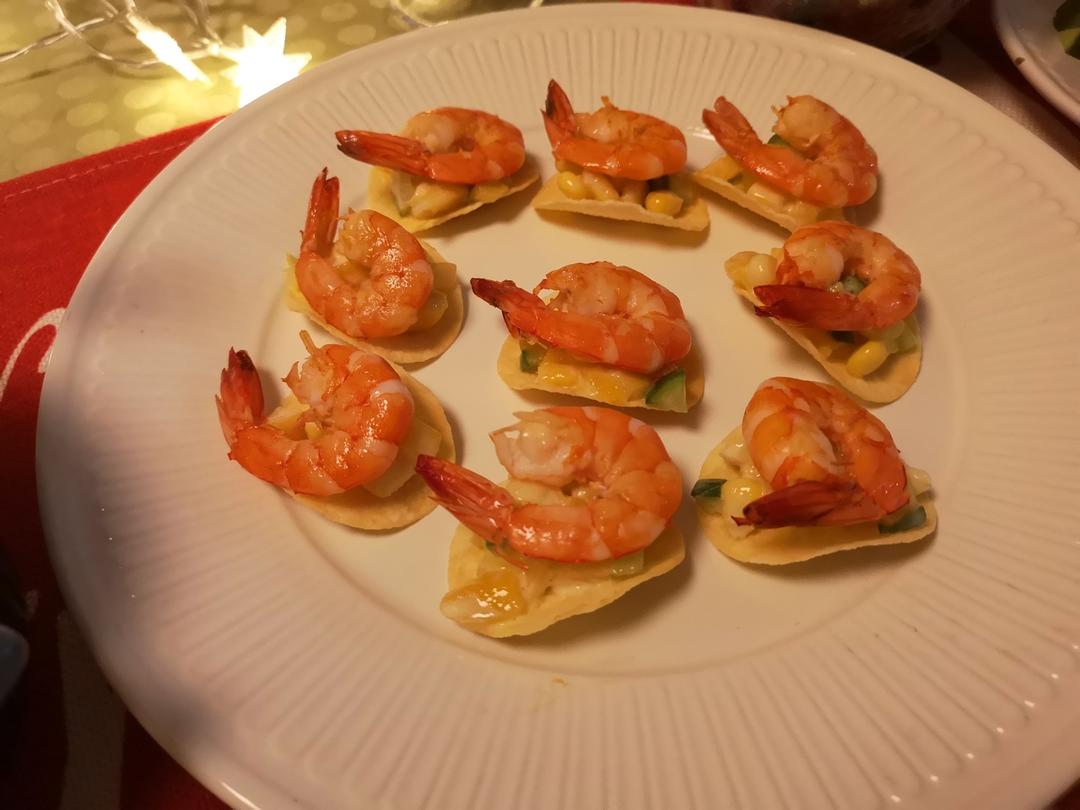 薯片牛油果大虾沙拉