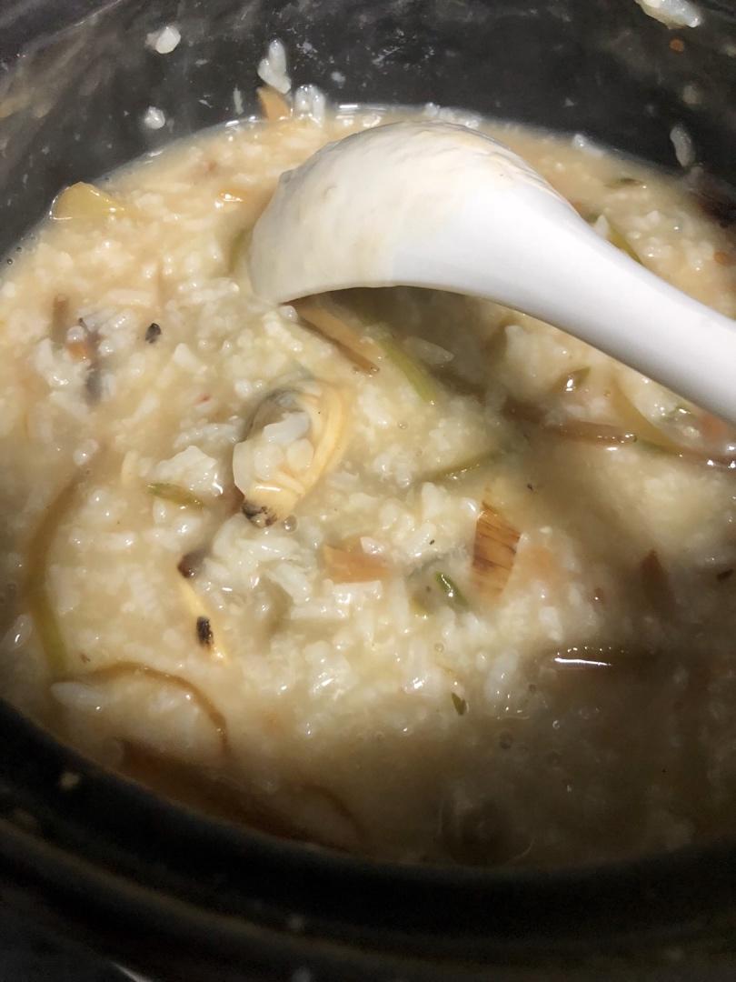 干贝蛤蜊海鲜粥