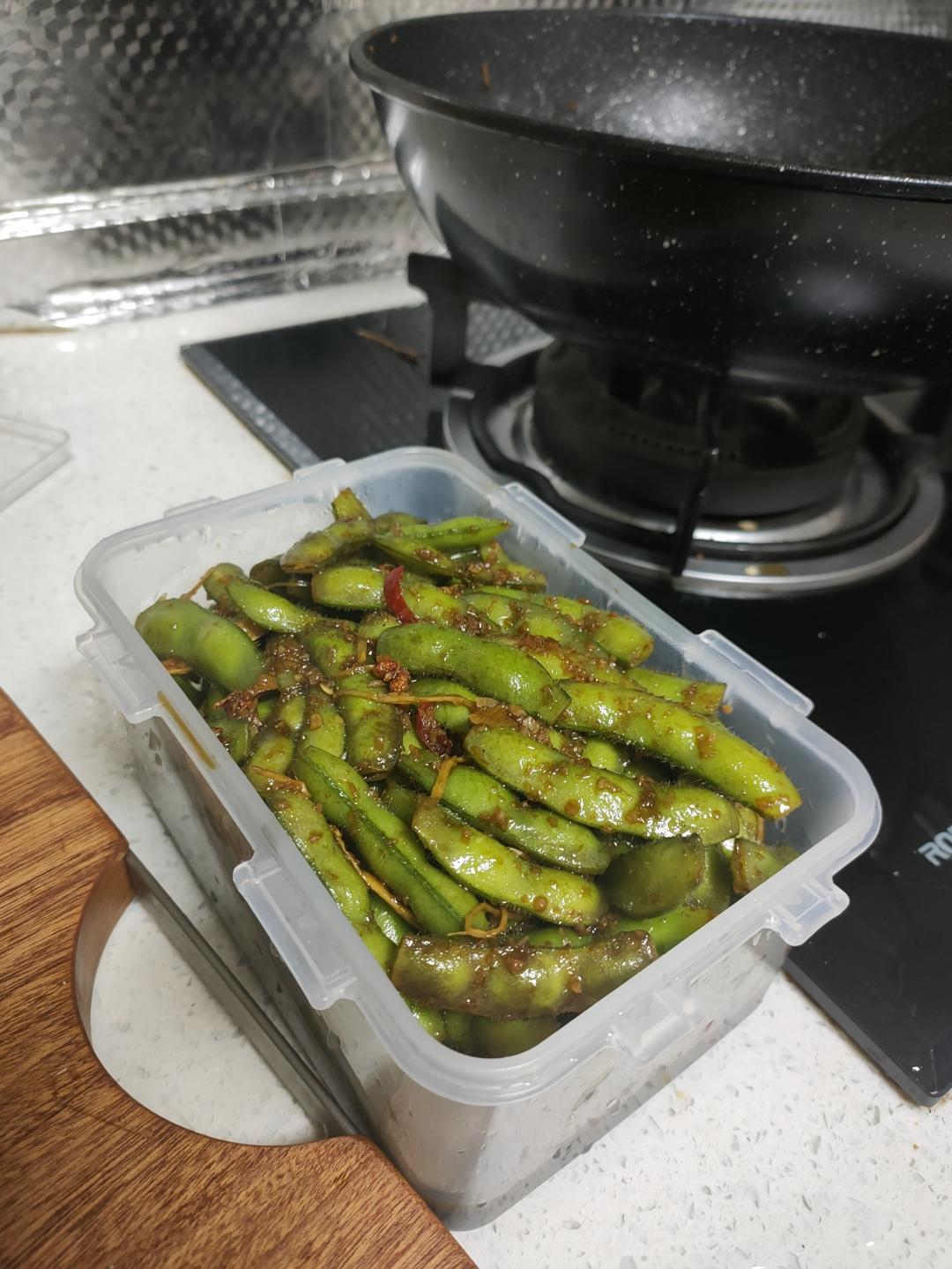 武汉夜市标配嗦毛豆