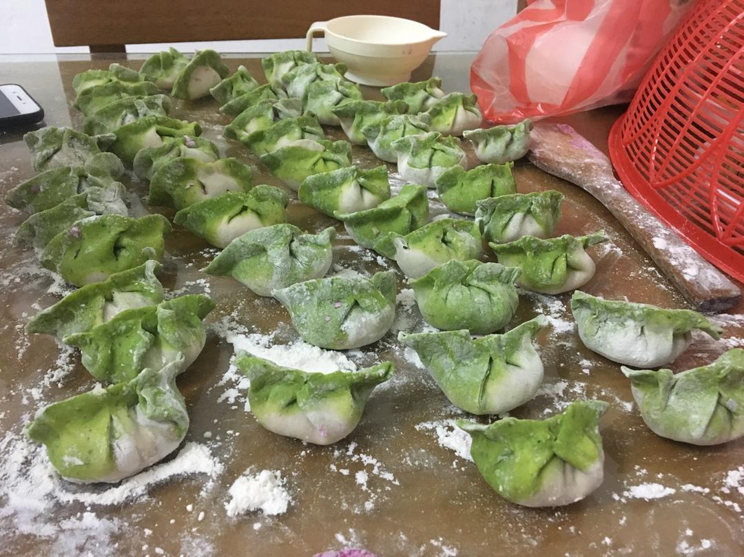 翡翠白菜水饺（菠菜汁面团的经验）